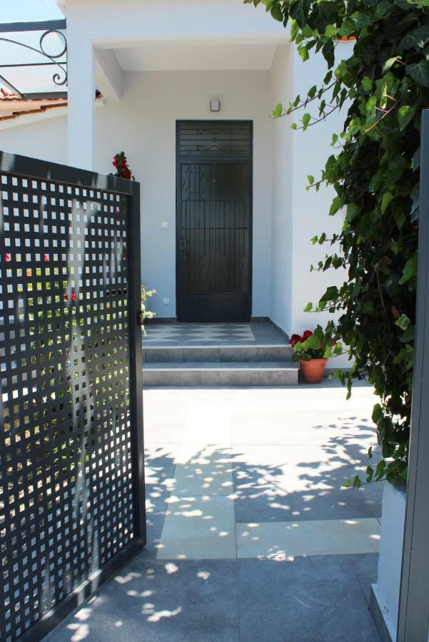 Villa Orange Garden Egio Exterior foto